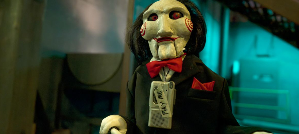 Jogos Mortais X ganha pôster com elementos macabros do novo filme