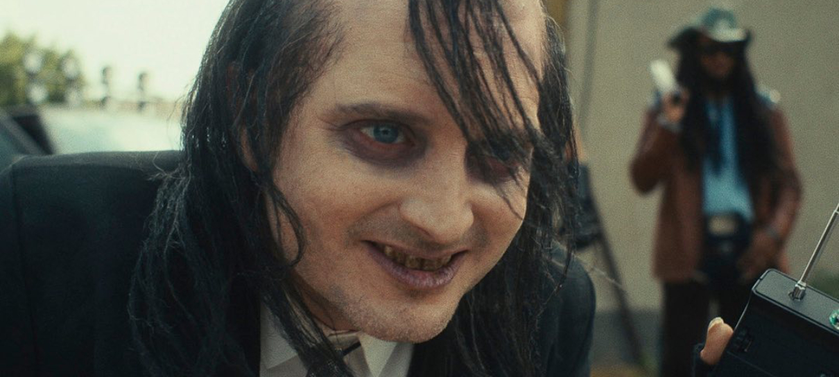 Fotos de O Vingador Tóxico destacam Elijah Wood como vilão inspirado no Pinguim