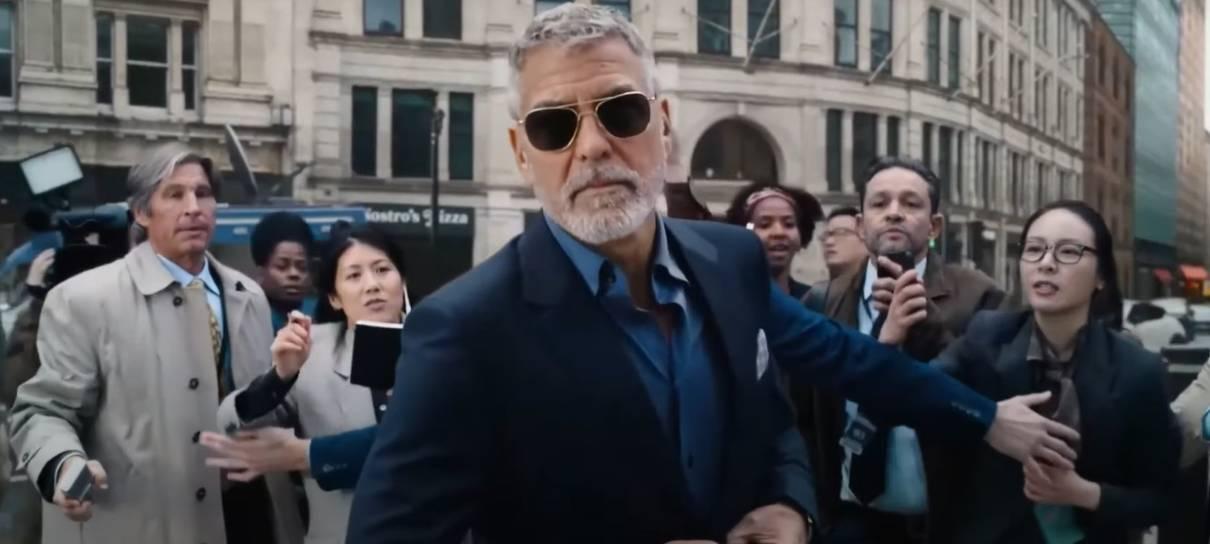 Diretor de The Flash posta bastidores de George Clooney como Batman
