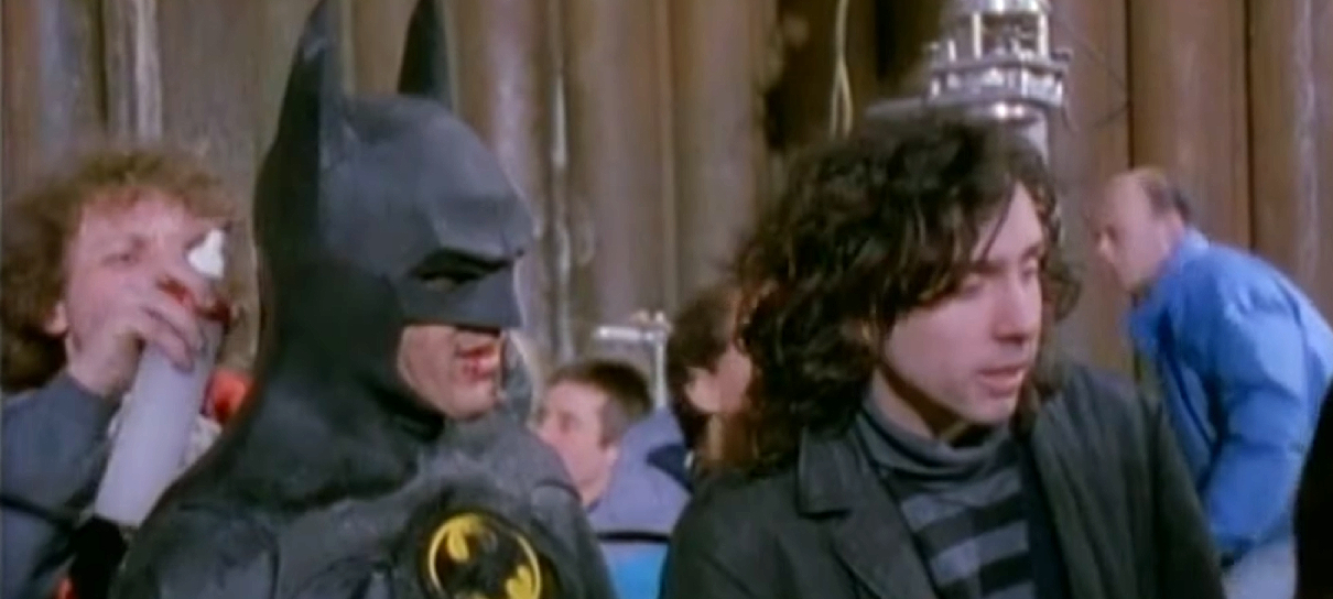 Tim Burton cita Batman para criticar grandes estúdios