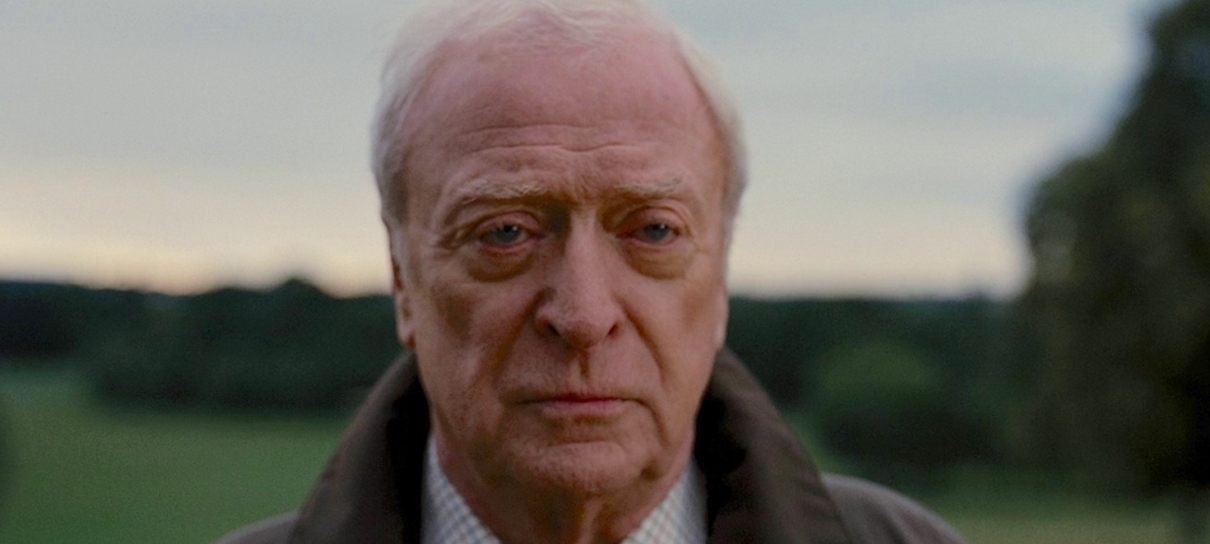 Michael Caine afirma que "meio que se aposentou"