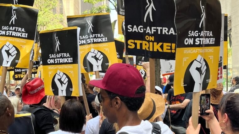 Após acordo de roteiristas, SAG pede retomada de negociações por fim de greve