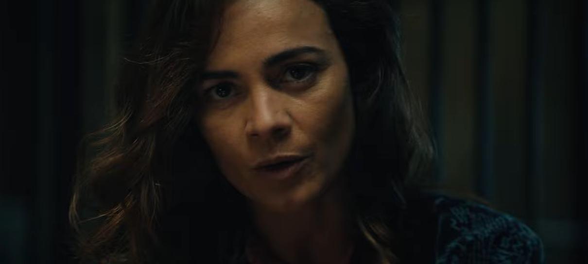 Alice Braga e Ben Affleck tentam resolver mistério em trailer de novo filme