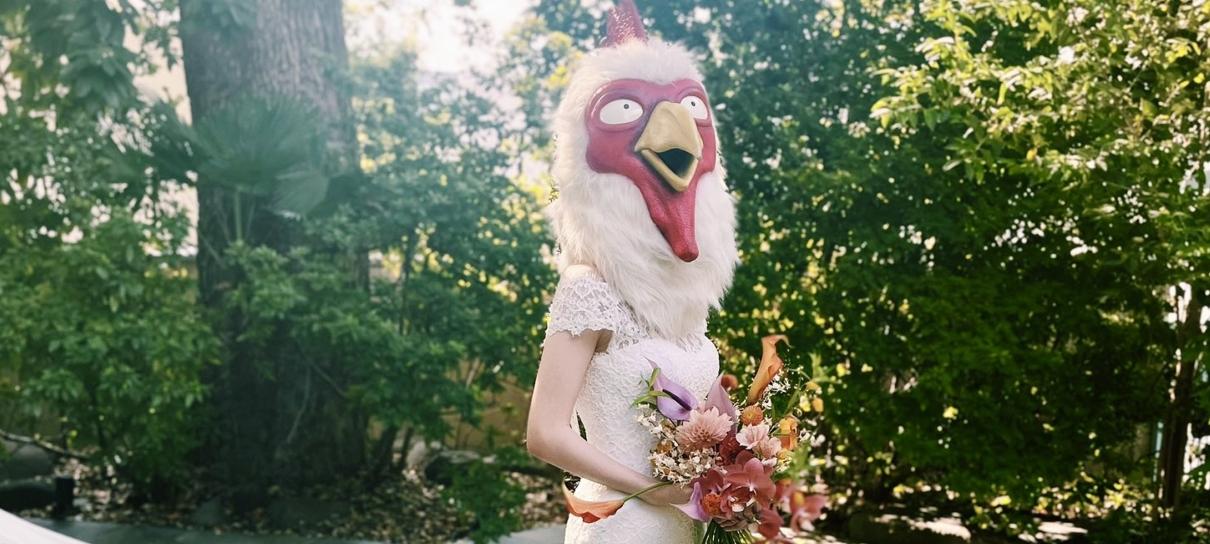 Criadora de Beastars surge mascarada em foto de casamento