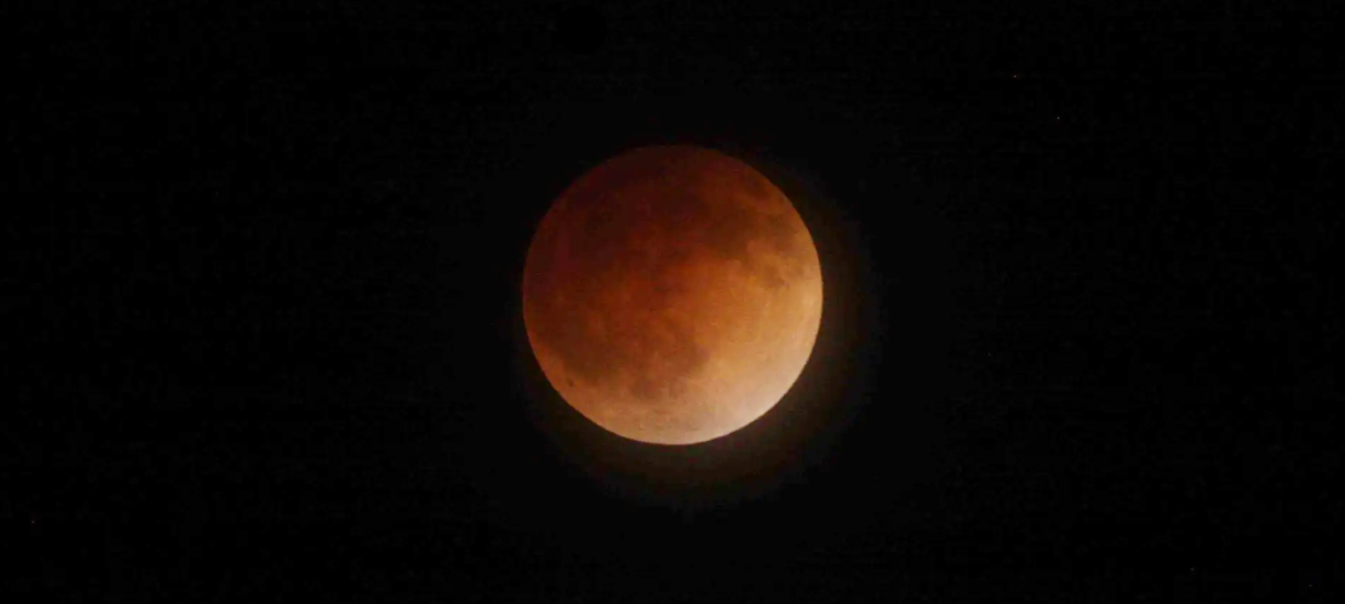 Eclipse lunar parcial será observável em parte do Brasil neste sábado (28)