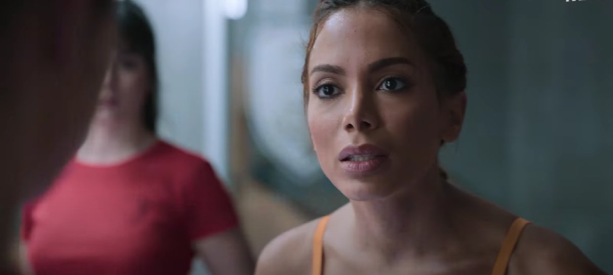 Crises pessoais, muito sexo e Anitta são destaques no trailer da 7ª  temporada de Elite