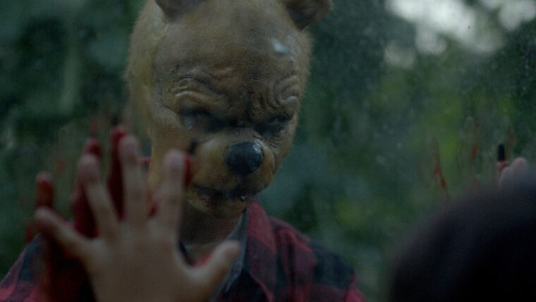 Crítica Ursinho Pooh: Sangue e Mel  Filme slasher peca no roteiro -  Canaltech