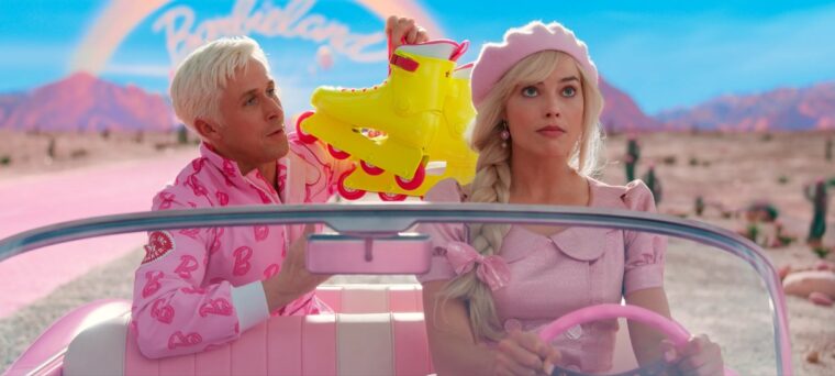 Ryan Gosling e Margot Robbie como Ken e Barbie no filme Barbie