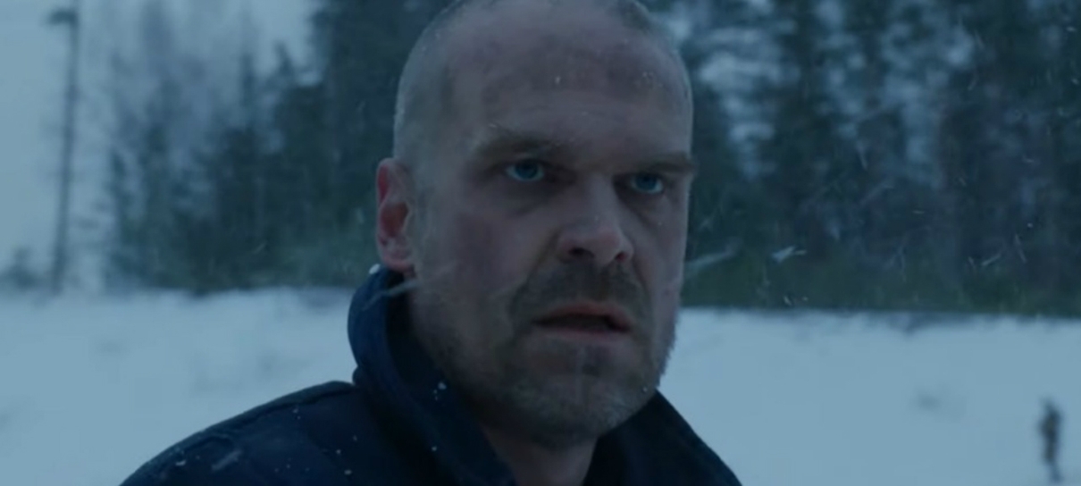 David Harbour comenta roteiro da última temporada de Stranger Things