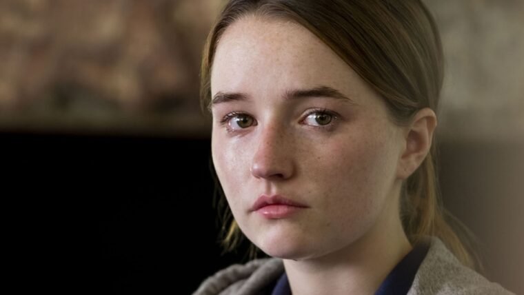 Kaitlyn Dever negocia para interpretar Abby na série de The Last of Us, diz rumor
