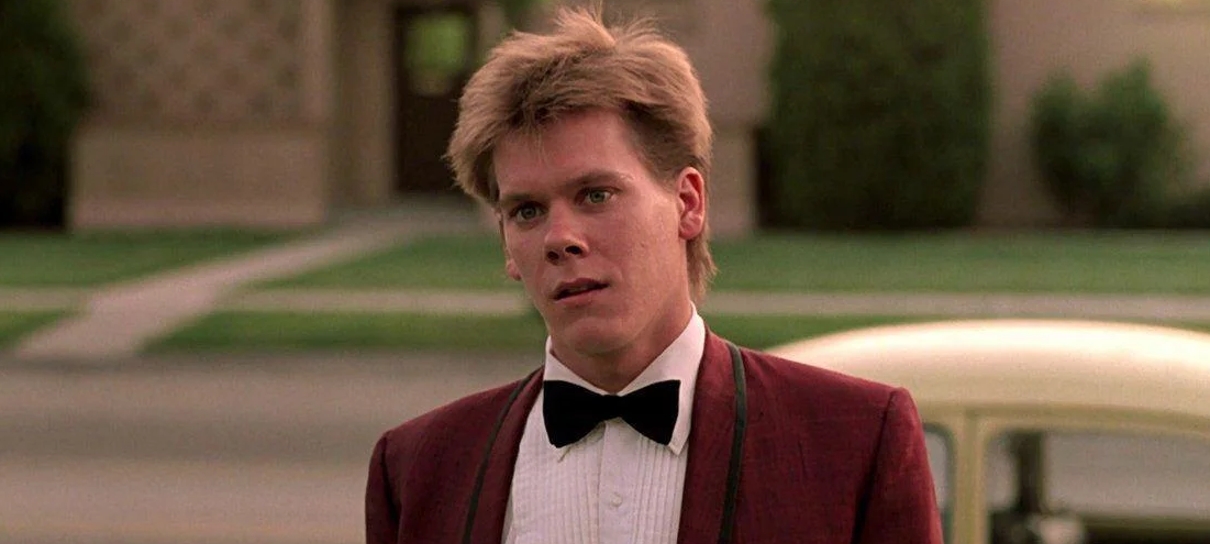 Celebrando fim da greve, Kevin Bacon recria dança de Footloose