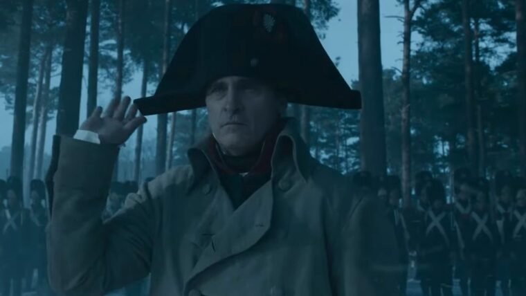 Napoleão lidera batalha intensa em nova cena do filme de Ridley Scott