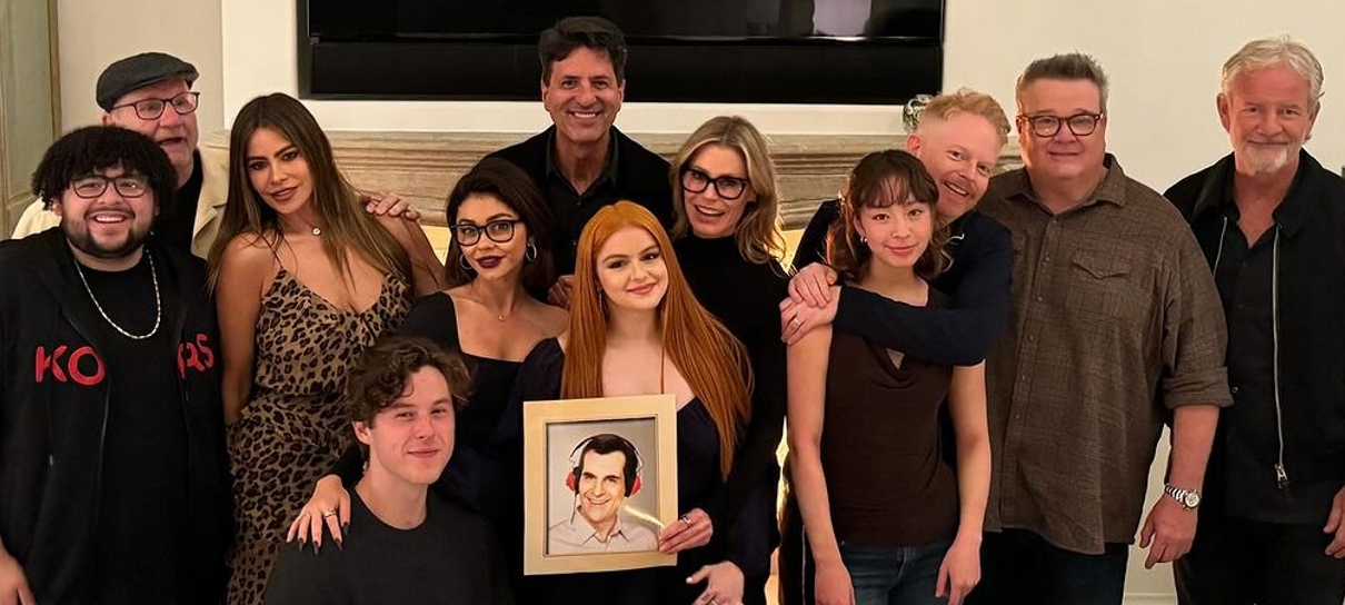Elenco de Modern Family se reencontra em fotos fofas