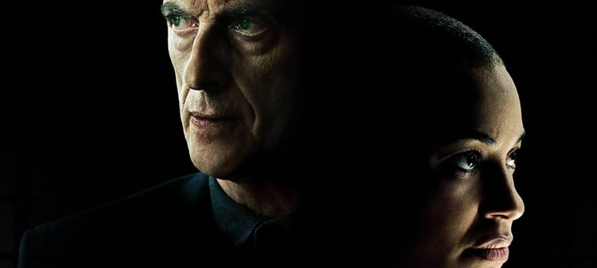 Peter Capaldi e time de Histórico Criminal falam de suspense e polarização da série