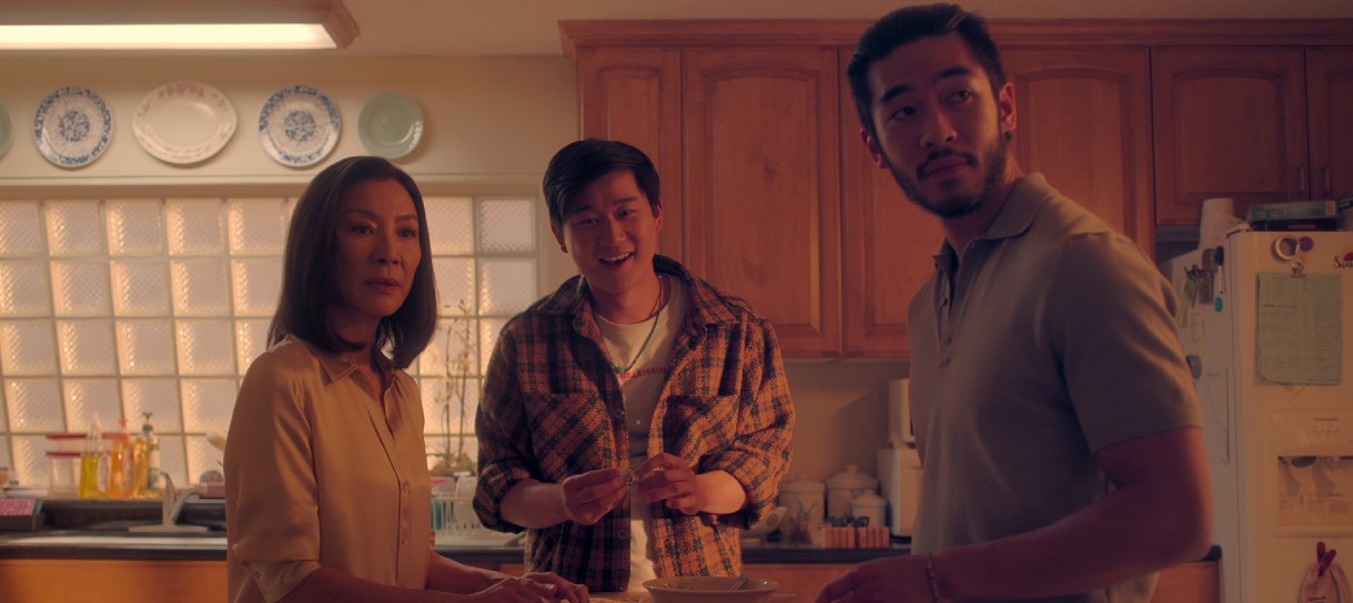 Astros de Os Irmãos Sun falam de aventura em família e Michelle Yeoh