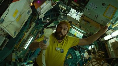 Adam Sandler vive drama espacial em trailer de O Astronauta