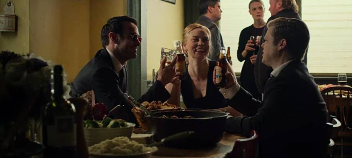 Fotos do set de Demolidor confirmam retorno de Karen Page e Foggy