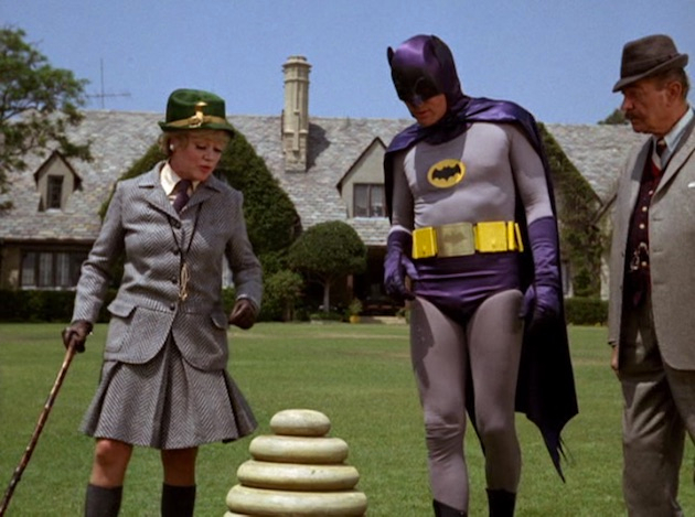 Foto de Glynis Johns na série do Batman (Fox/Reprodução)