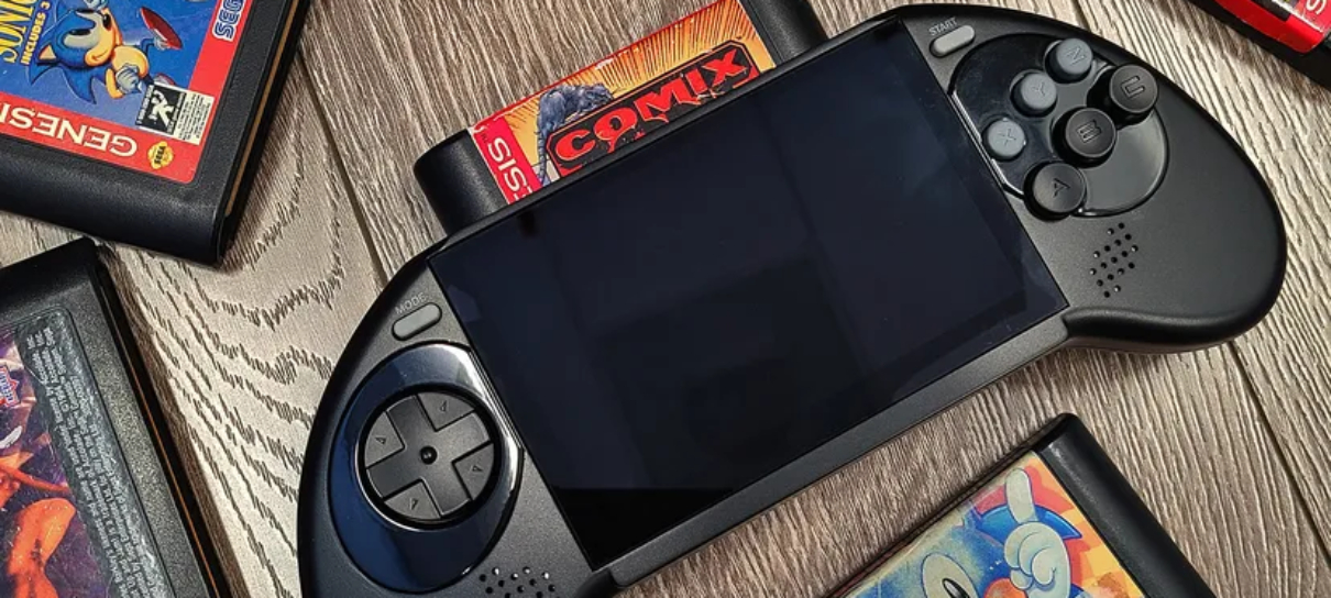 Hyperkin anuncia Mega 95, portátil que roda cartuchos originais de Mega Drive