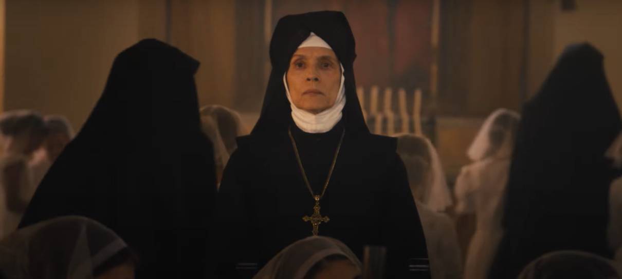 A Primeira Profecia ganha trailer com Sônia Braga e filho do capeta