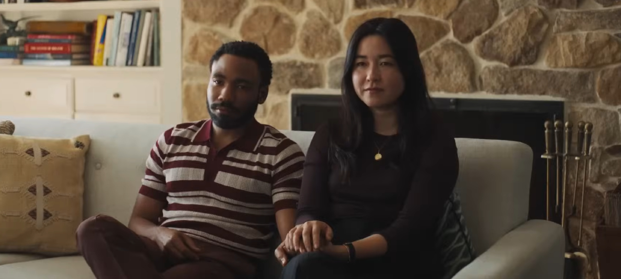 Equipe compara série de Sr. e Sra. Smith ao filme original em novo vídeo