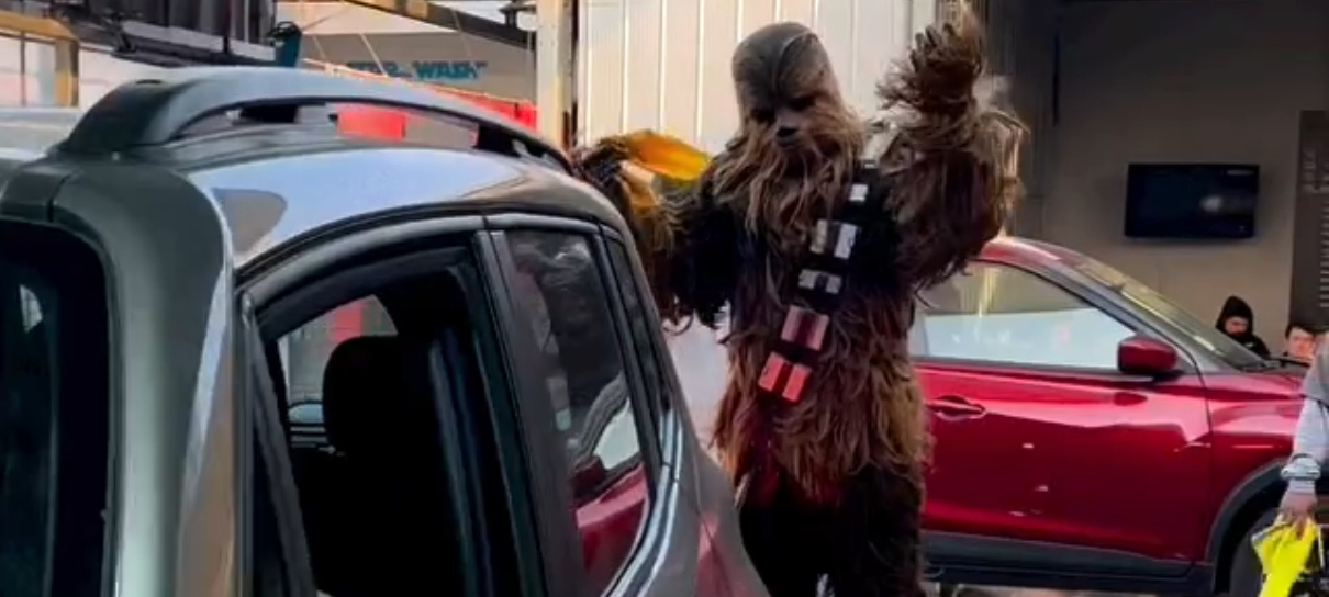 Lava-rápido temático de Star Wars é processado pela Disney