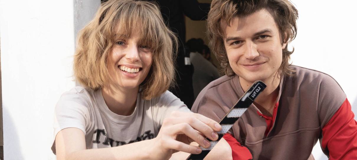 Maya Hawke e Joe Keery se divertem em filmagens de Stranger Things 5
