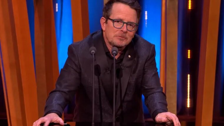 Michael J. Fox emociona artistas e fãs com aparição surpresa no BAFTA 2024