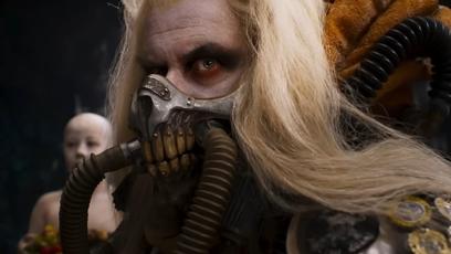 Ator confirma que será Immortan Joe em Furiosa: Uma Saga Mad Max