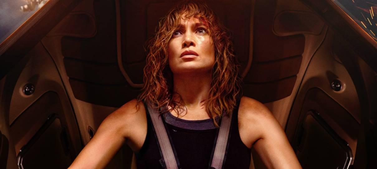 Jennifer Lopez enfrenta perigo futurista em teaser de ATLAS