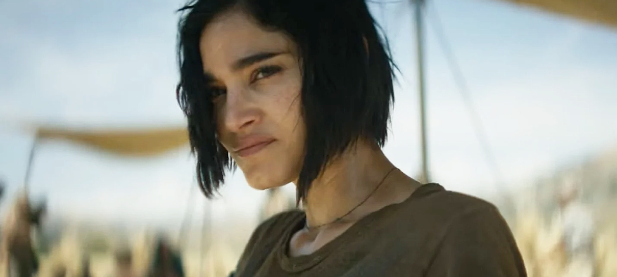 Sofia Boutella defende Rebel Moon após críticas negativas ao filme