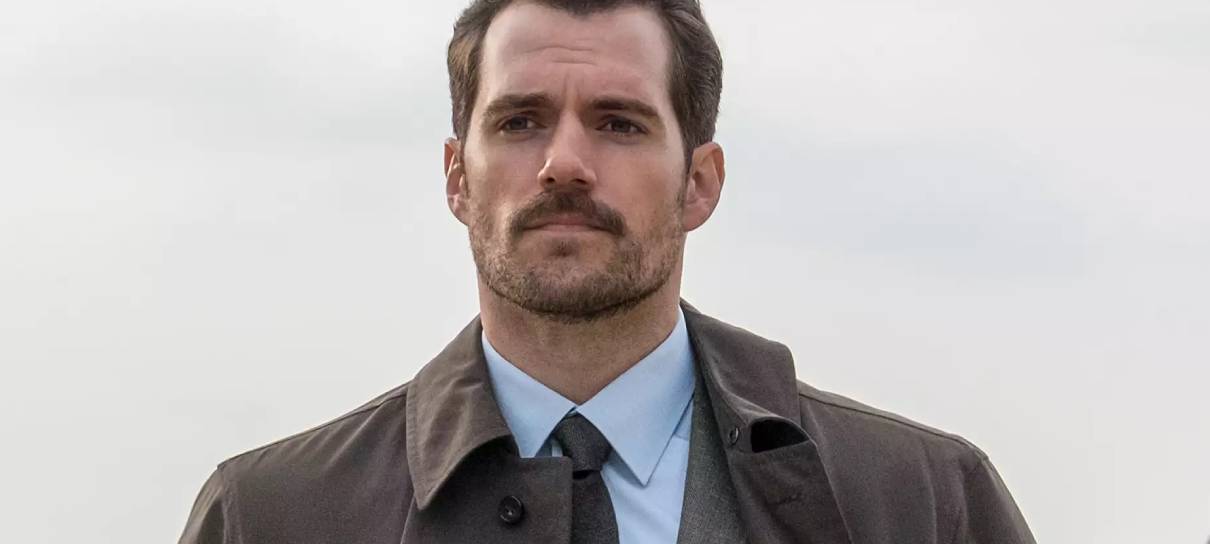 Henry Cavill se acha velho demais para ser o novo James Bond