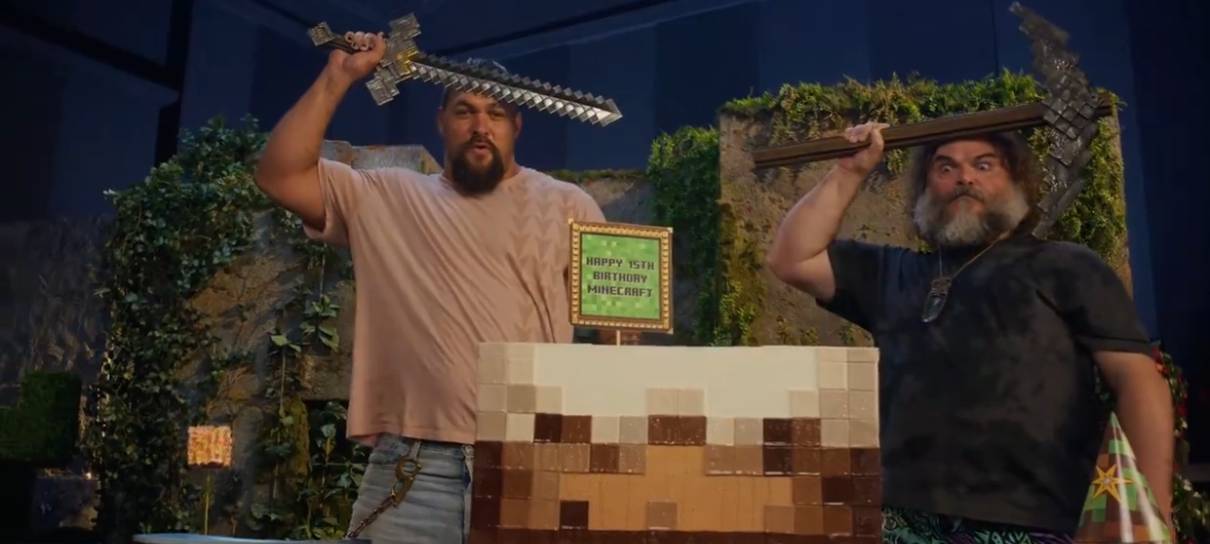 Jason Momoa e Jack Black comemoram os 15 anos de Minecraft em vídeo