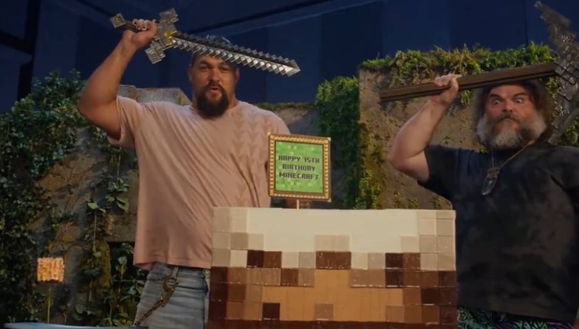Jason Momoa e Jack Black comemoram os 15 anos de Minecraft em vídeo
