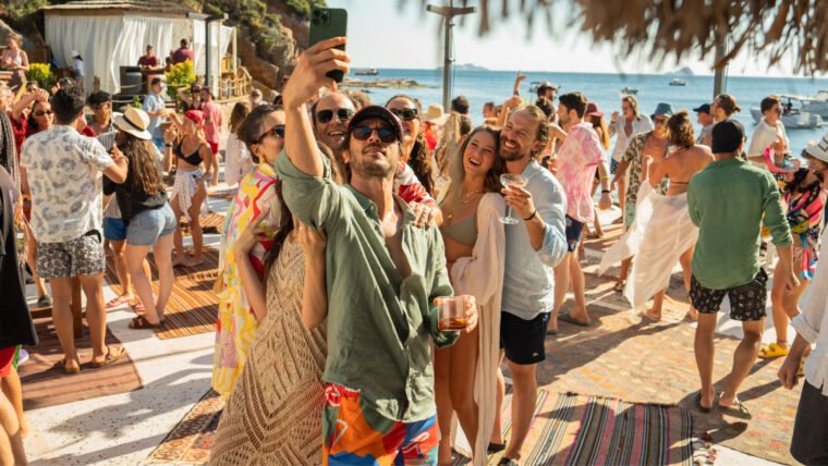 Elenco de Próximo! reunido (Netflix/Reprodução)