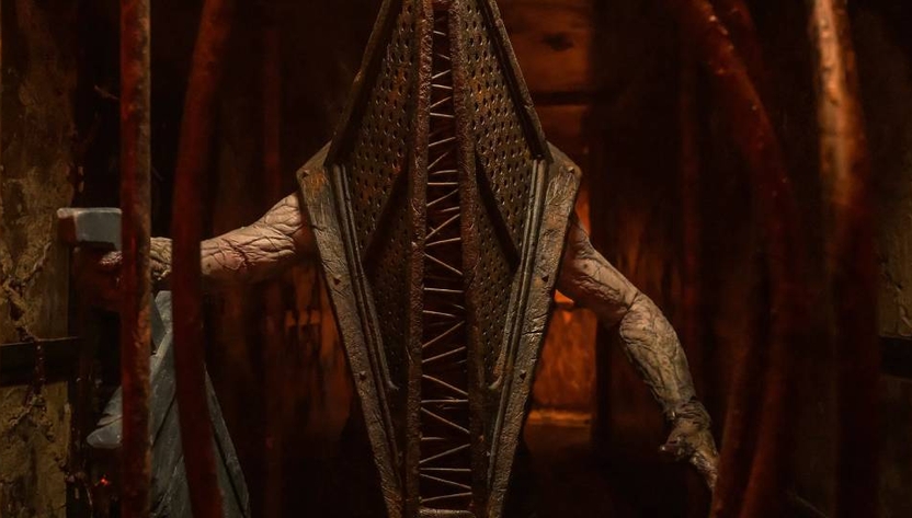 Novo filme de Silent Hill revela o Pyramid Head em foto assustadora