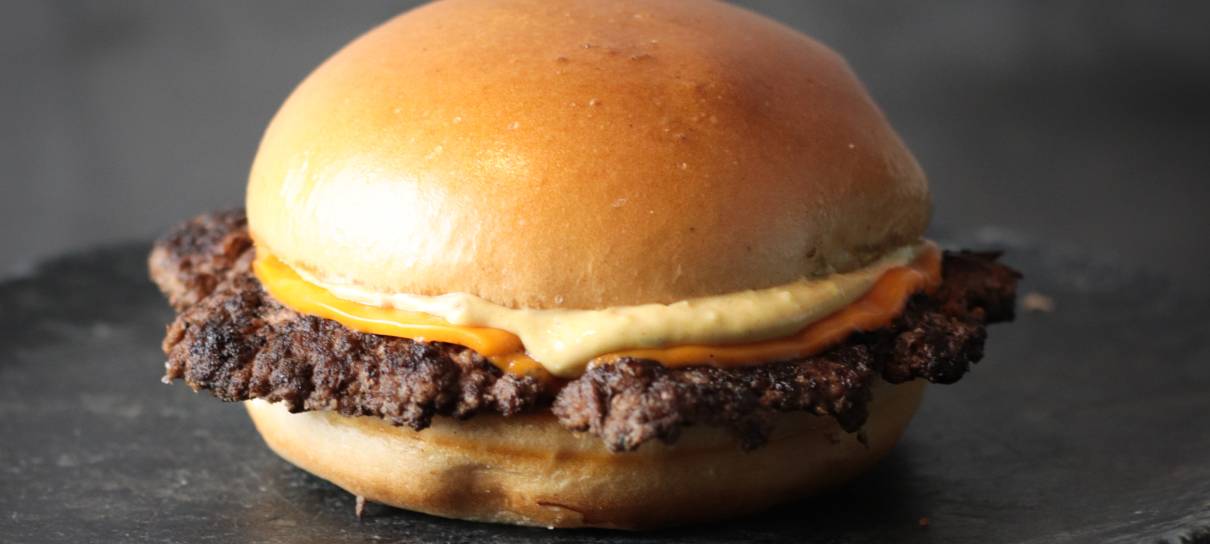 Seven Kings comemora o Dia Mundial do Hambúrguer com lanches de graça!