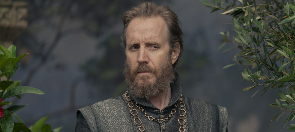 Rhys Ifans dá resposta hilária sobre qual lado apoia em A Casa do Dragão