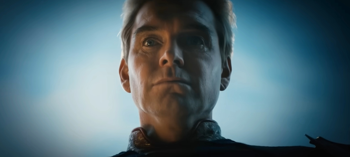 Antony Starr se ofende quando acham que ele é como o Capitão Pátria