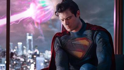 Set de Superman traz homenagens a grandes nomes da história do herói