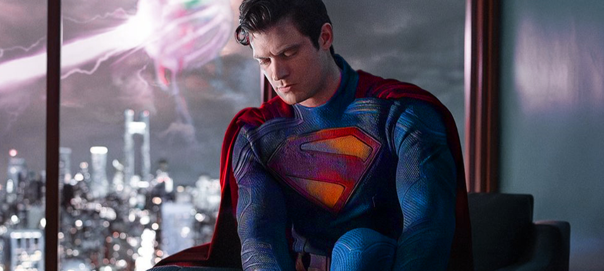 Fotos no set de Superman destacam David Corenswet heroico e Senhor Incrível