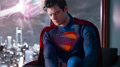Fotos no set de Superman destacam David Corenswet heroico e Senhor Incrível