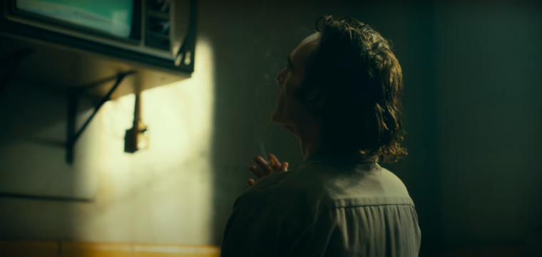 Joaquin Phoenix em trailer de Coringa 2