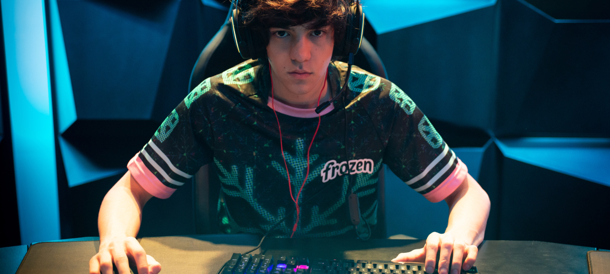 Globoplay anuncia Dr4g0n, série de ficção sobre e-sports