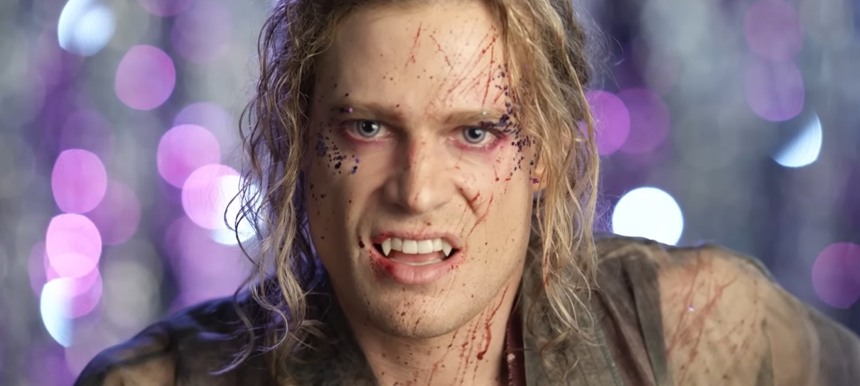 Lestat é astro do rock em novo trailer de Entrevista com o Vampiro