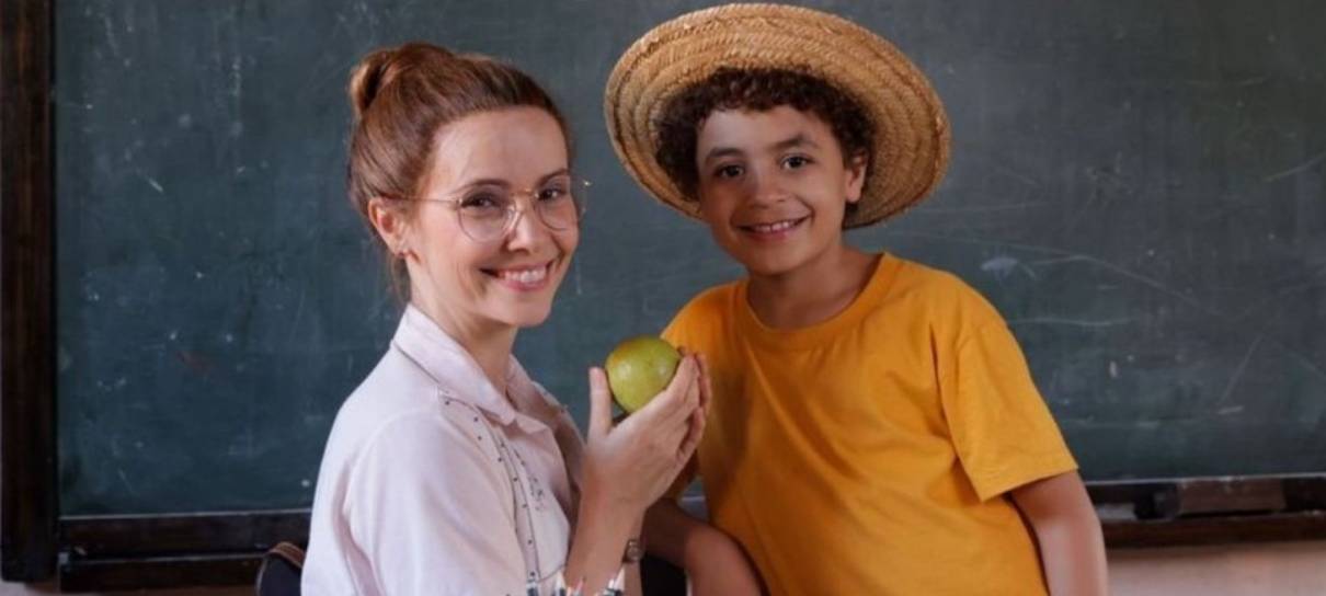 Débora Falabella aparece em nova foto do filme do Chico Bento