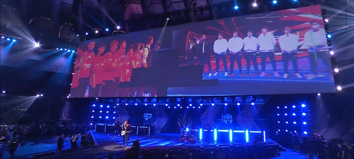 Abertura do CBLOL 2024 faz homenagem ao legado do torneio