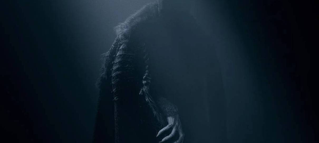 Vampirão aparece nas sombras em novo cartaz de Nosferatu