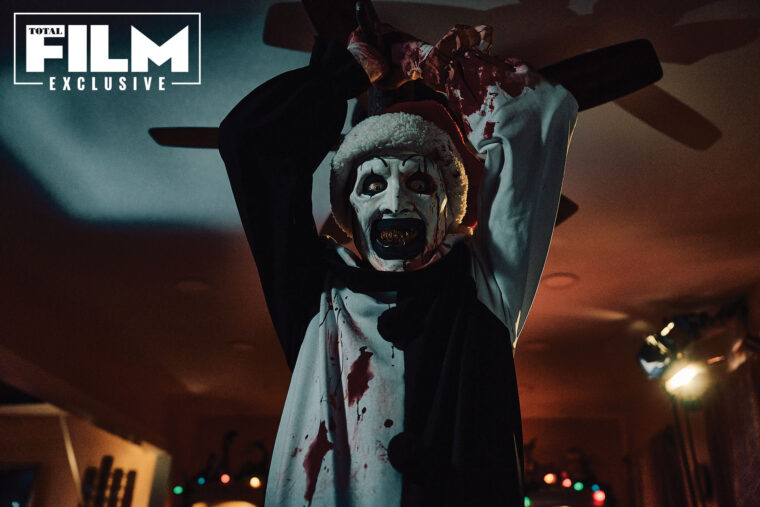 Art, O Palhaço, traz sangue à Noite Feliz em cena de Terrifier 3 (Total Film/Reprodução)
