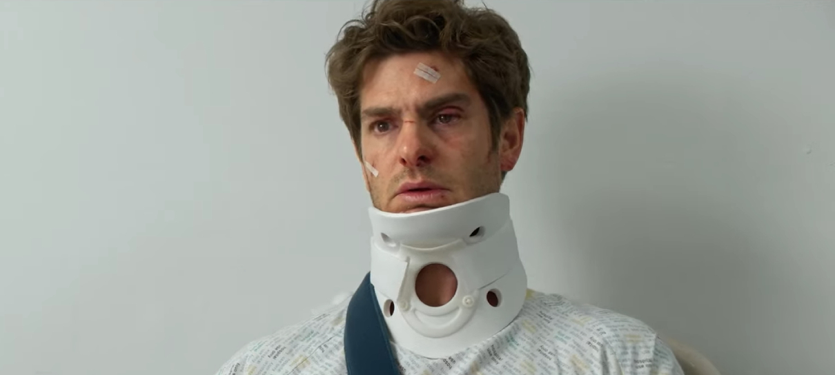 Todo Tempo Que Temos ganha cena com Andrew Garfield estropiado